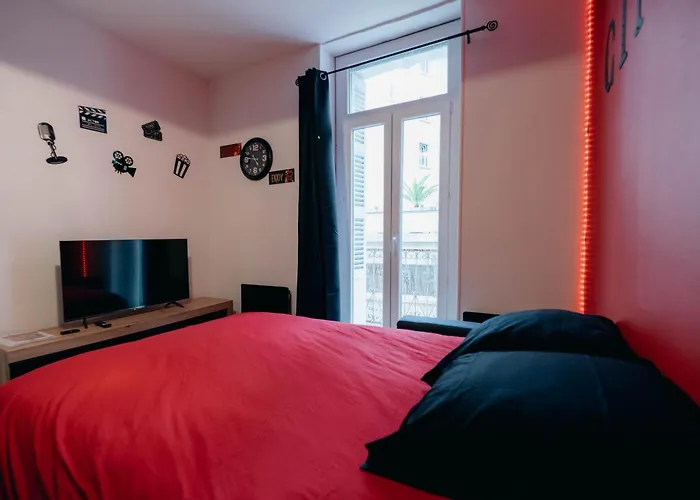 Le Sejour Cine-proche Du Centre-wifi-parking Apartamento *